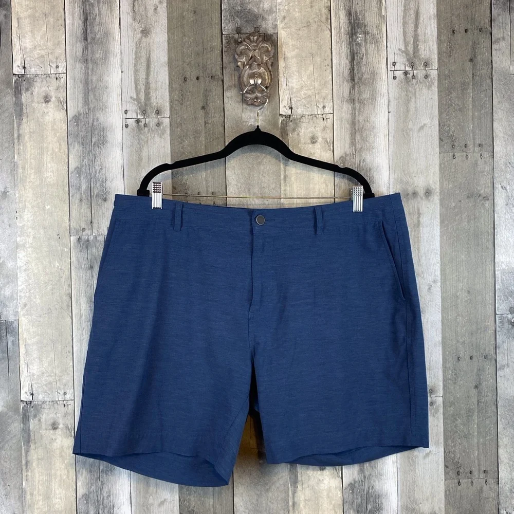 Faherty All Day Shorts 5” in Navy Blue Size 38.